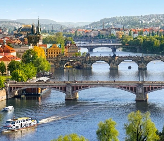 Puzzle - Castorland - Podurile Vltavei în Praga