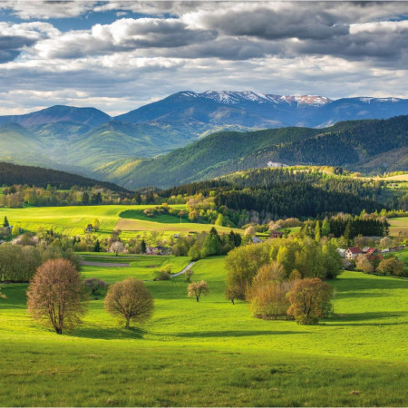 Primăvară deasupra Povrazník