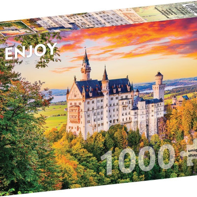 Castelul Neuschwanstein toamna în Germania