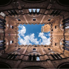 Puzzle - Ravensburger - Cortile del Podestà, Palazzo Pubblico, Siena, Italia