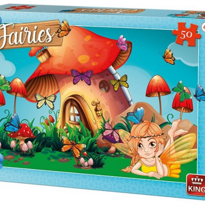 Zână lângă căsuță